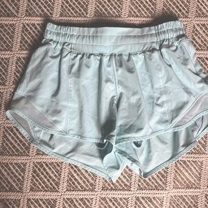 Lululemon hotty hot size 4, 2.5” inseam, sea foam